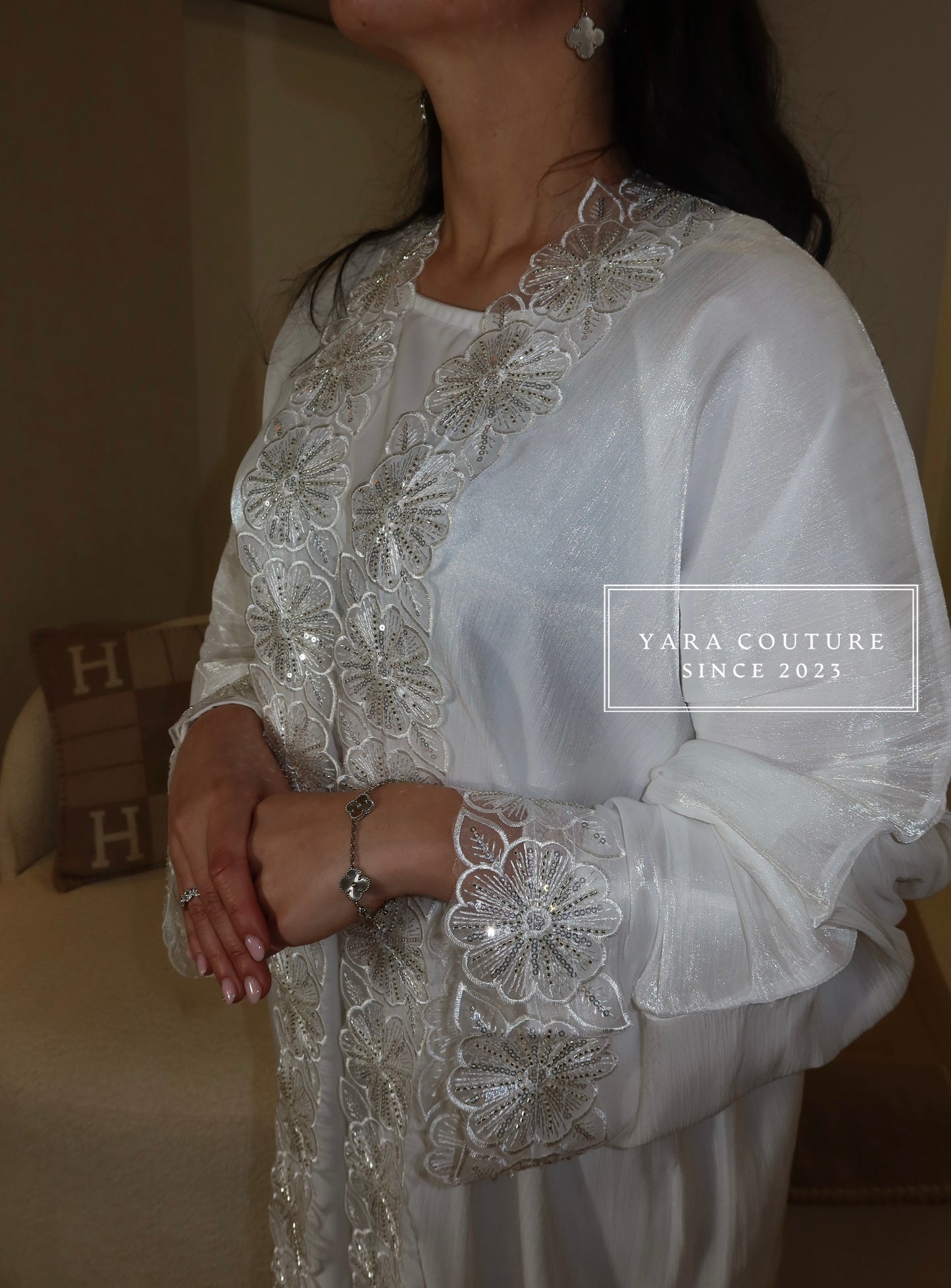 Abaya Floral white