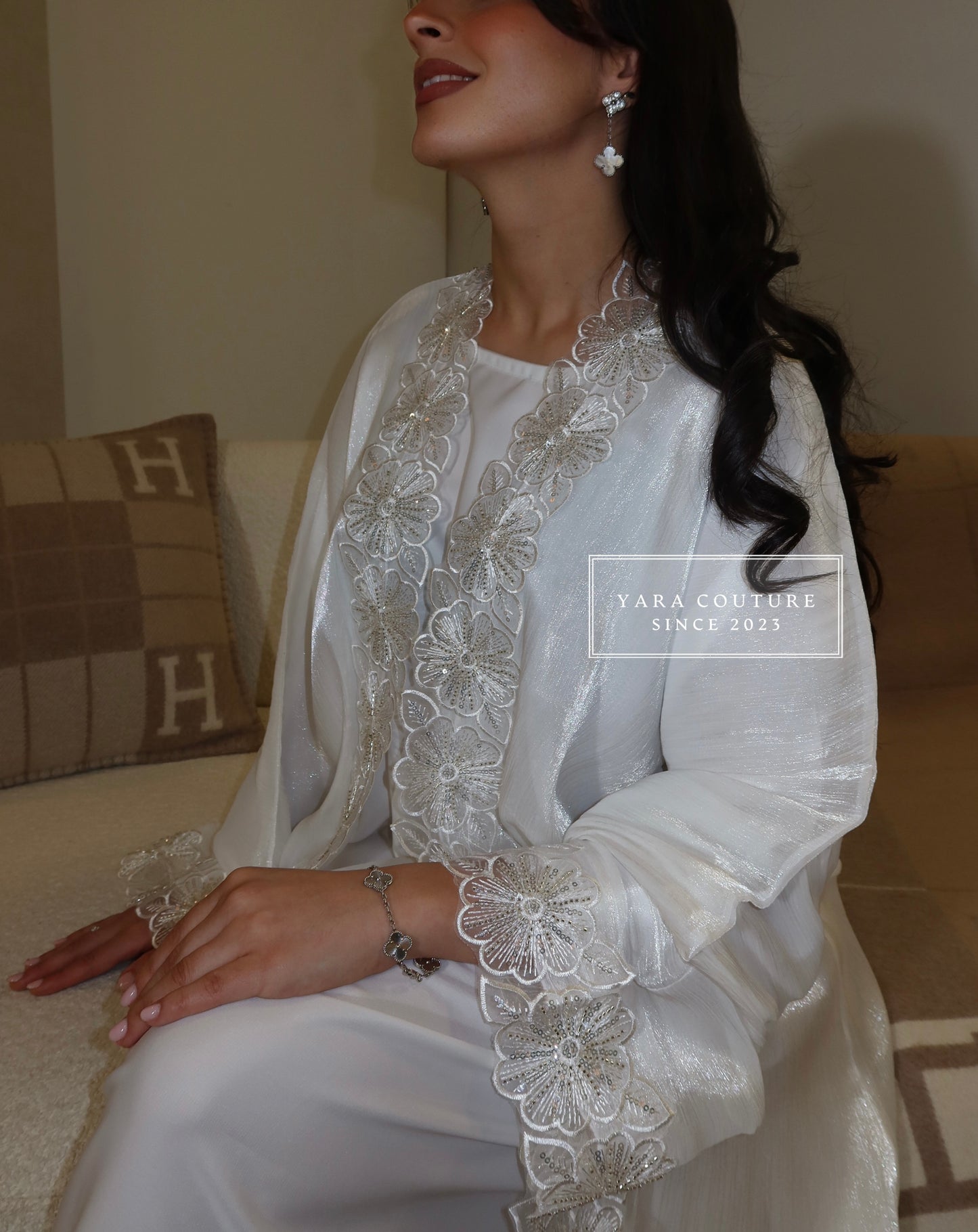 Abaya Floral white